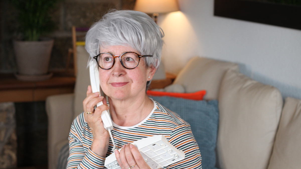 Holiday Safety for Seniors: How Call Blockers Keep Unwanted Calls at Bay.