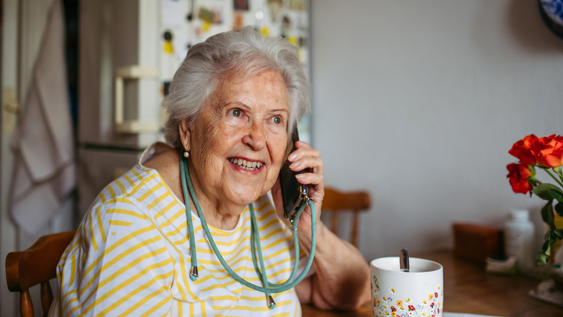 How Can Landline Call Blockers Protect Seniors Who Live Alone? 